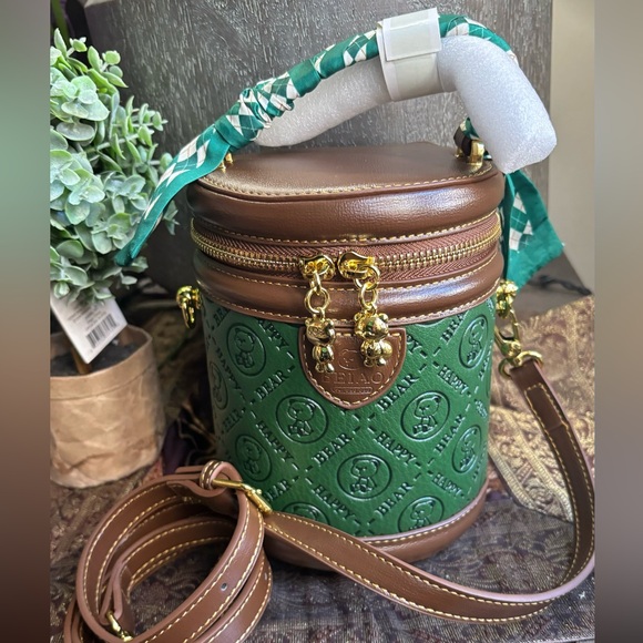 UNIQUE🔥GENUINE LEATHER 🧸 zip around Bucket scarf satchel/Crossbody - Picture 2 of 13